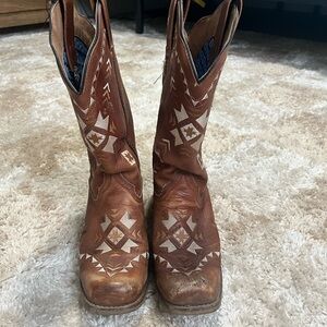 Brown Western Cowboy Boots with Pattern
